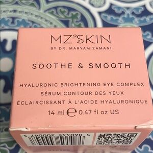 MZ Skin Soothe & Smooth Hyaluronic Brightening Eye Complex - Pink